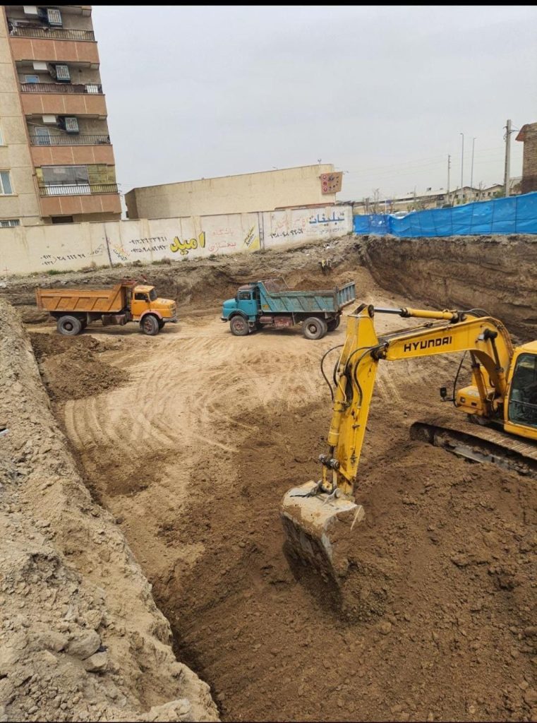 خاکبرداری و تخریب ماشین آلات کامل خاک مخلوط