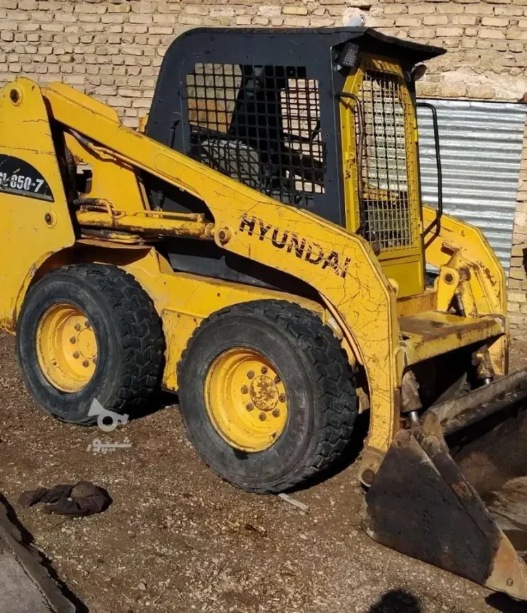 راننده خاور و اپراتور بابکت