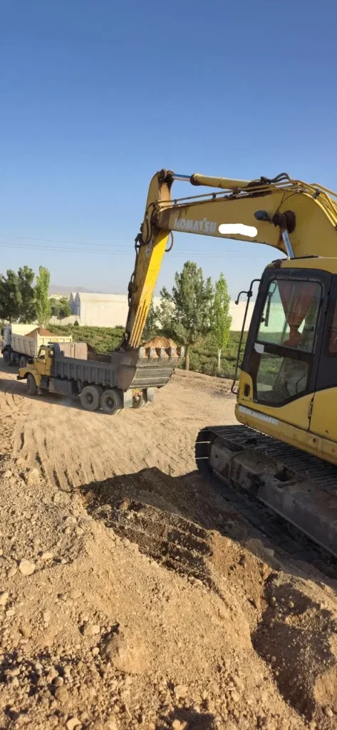 پیمانکاری و اجاره دستگاه های راهسازی بیل مکانیکی