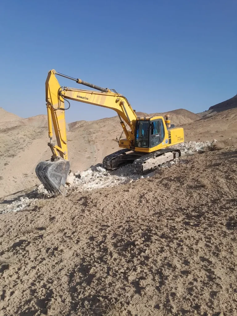 بیل مکانیکی خط۶ کوماتسو جهت کار